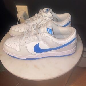 Nike men's dunk low white and blue size 8.5